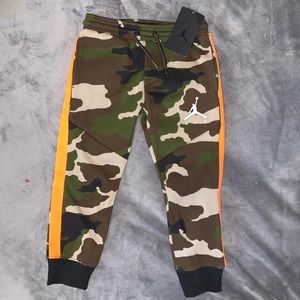 Jordan sweatpants for kid’s